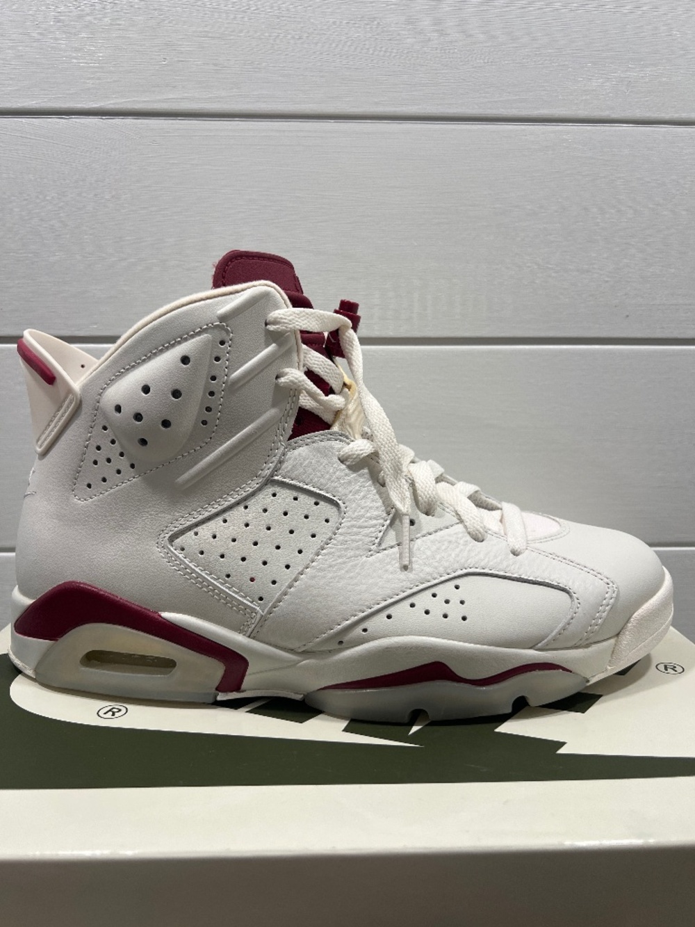 Air Jordan 6 Retro Maroon White Burgundy Men's Size [8] Used